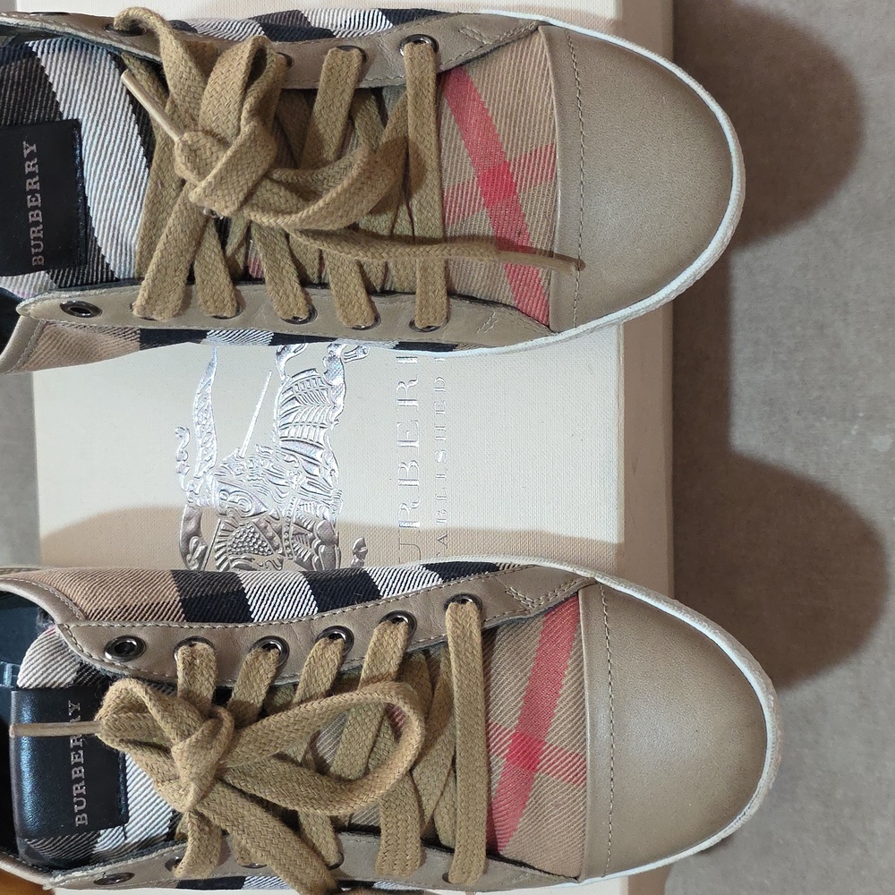 Burberry Beige and Red Sneakers - Picture 2 of 11